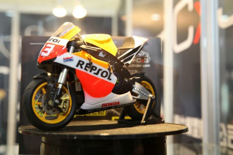 XRIDER MODEL team at the 2015 Hobby Expo China booth