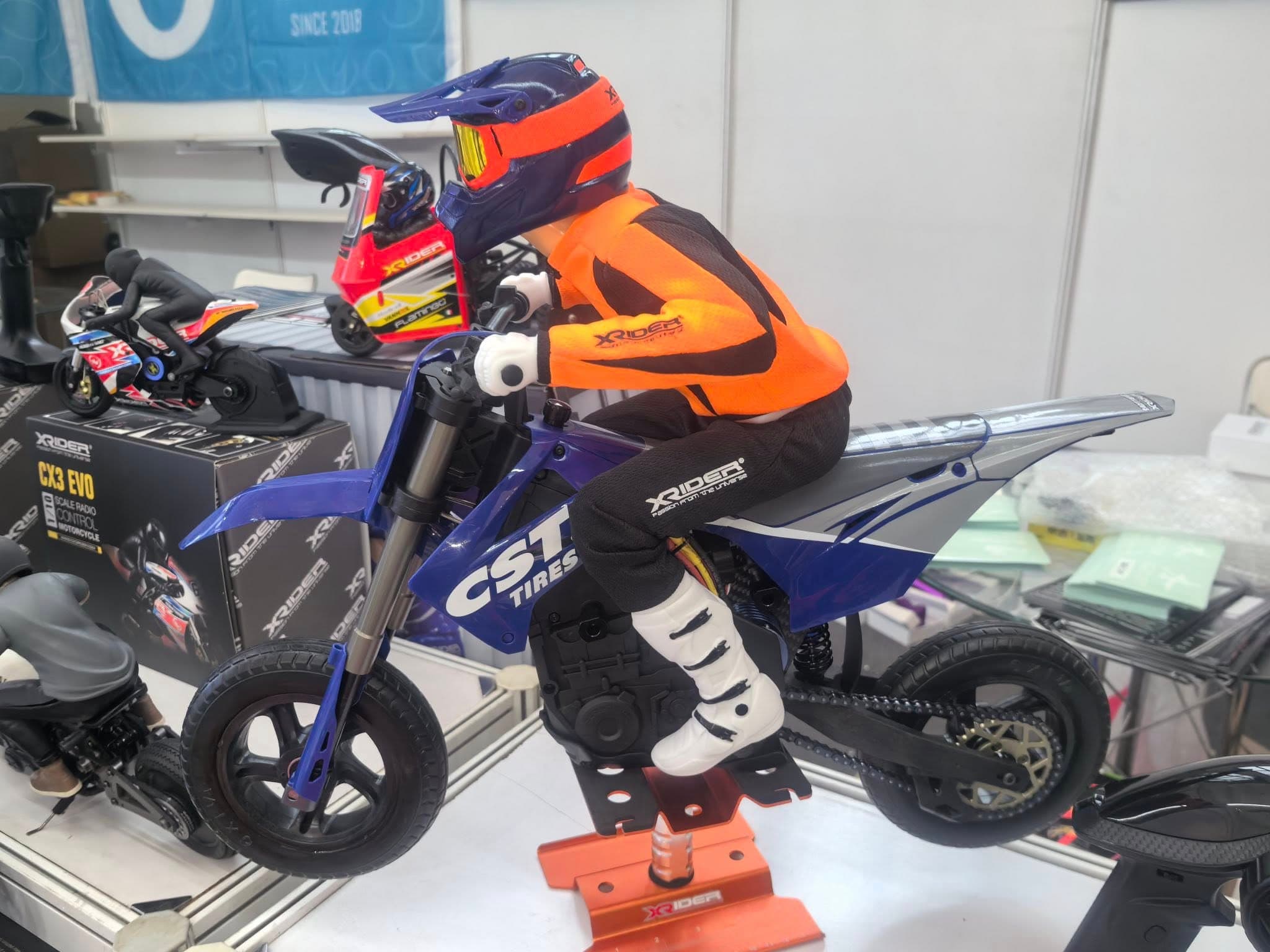 XRIDER MODEL team and visitors at Hobby Expo China 2025